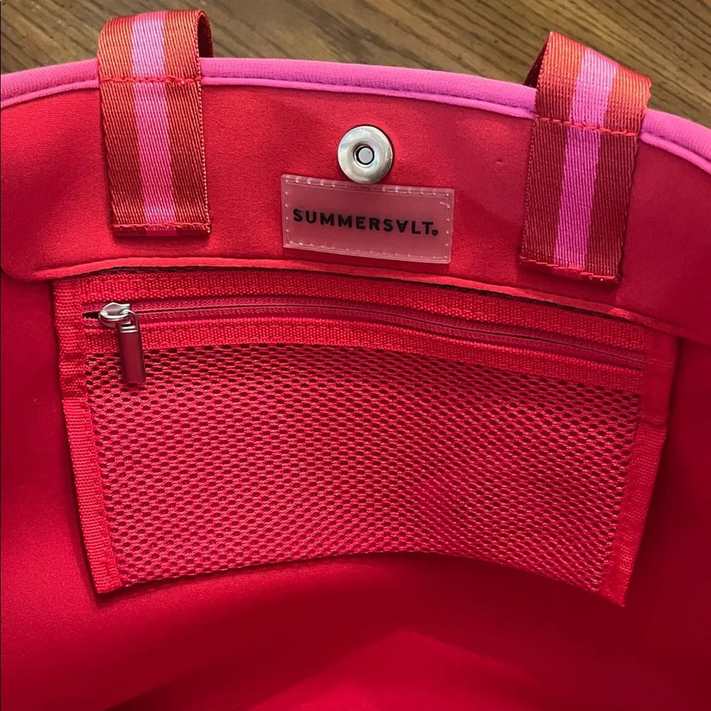 Summmersalt Pink and‎ Red Neoprene Tote Bag, NWT - Picture 12 of 13